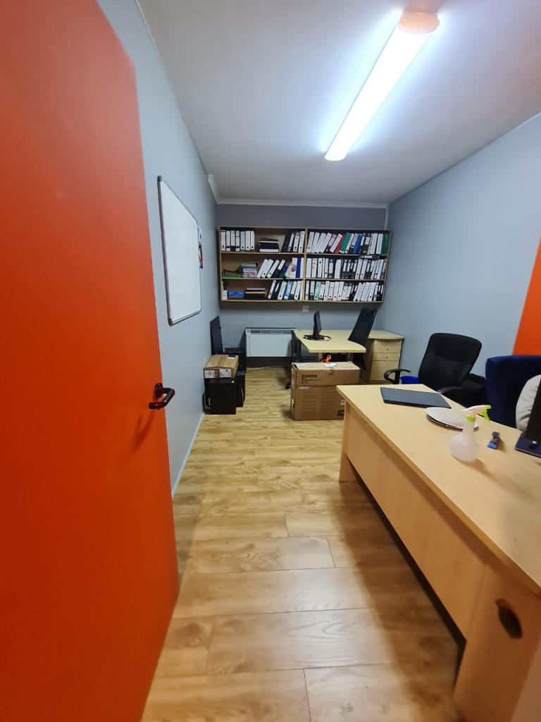 To Let Commercial Property for Rent in Pinelands Western Cape